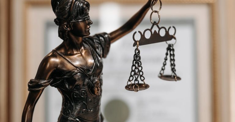 découvrez comment choisir le statut juridique idéal pour votre entreprise afin d’optimiser votre gestion, votre fiscalité et votre responsabilité légale.